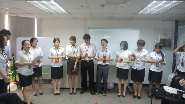 环亚西文2012年度下半年工作启动大会顺利召